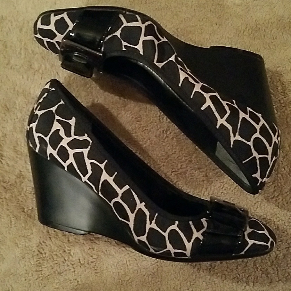 Bandolino wedges